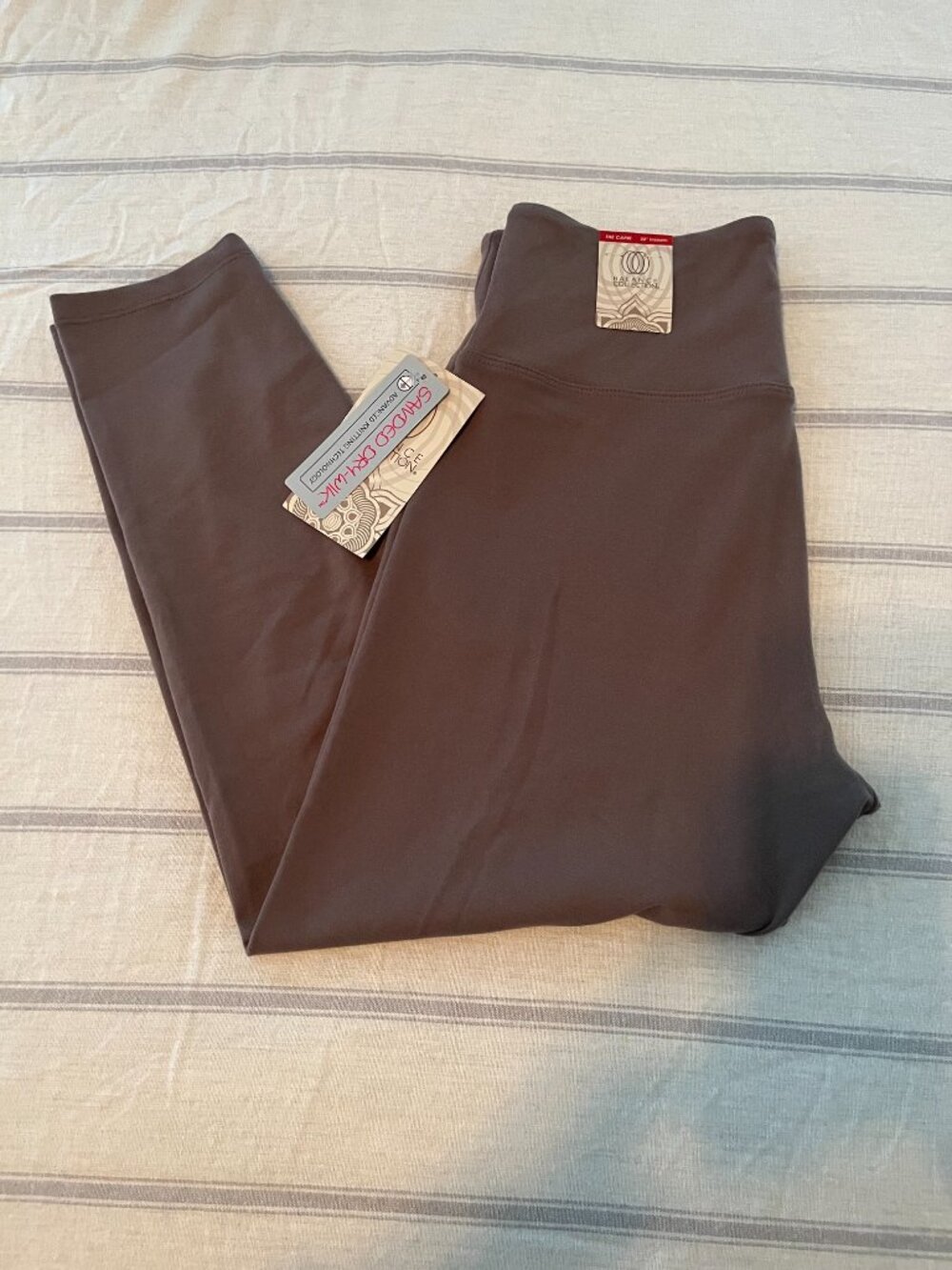Balance Collection Leggings sz. M  nwt